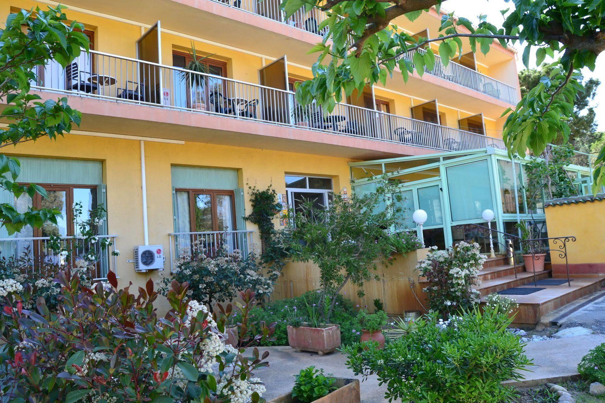 Hotel Cyrnea Calvi (Corsica) Exterior foto