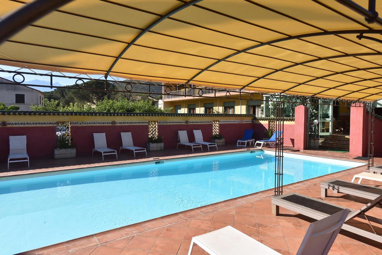 Hotel Cyrnea Calvi (Corsica) Exterior foto